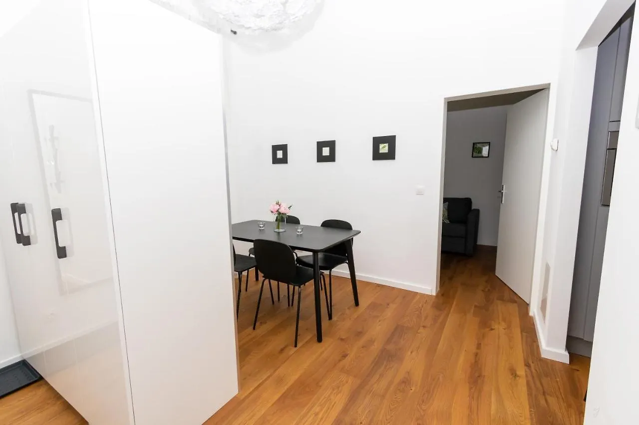 Radiant Premium Apartments - Central Vienna Austria